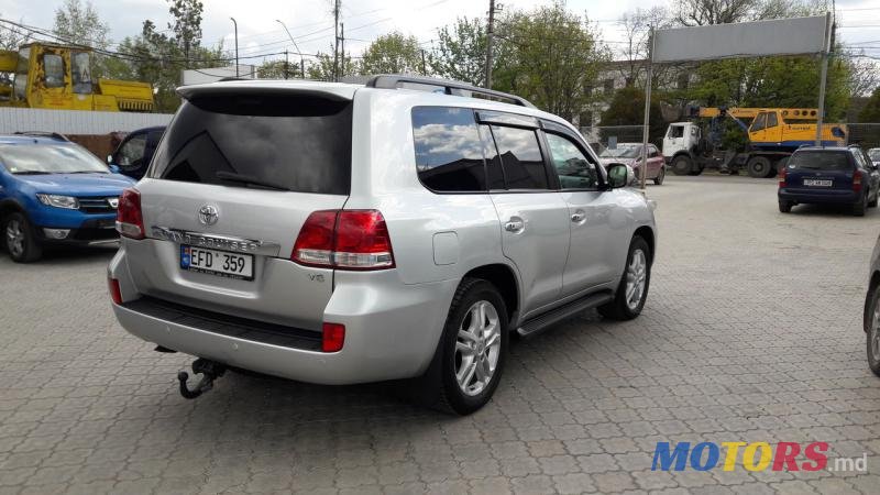 2008' Toyota Land Cruiser photo #2