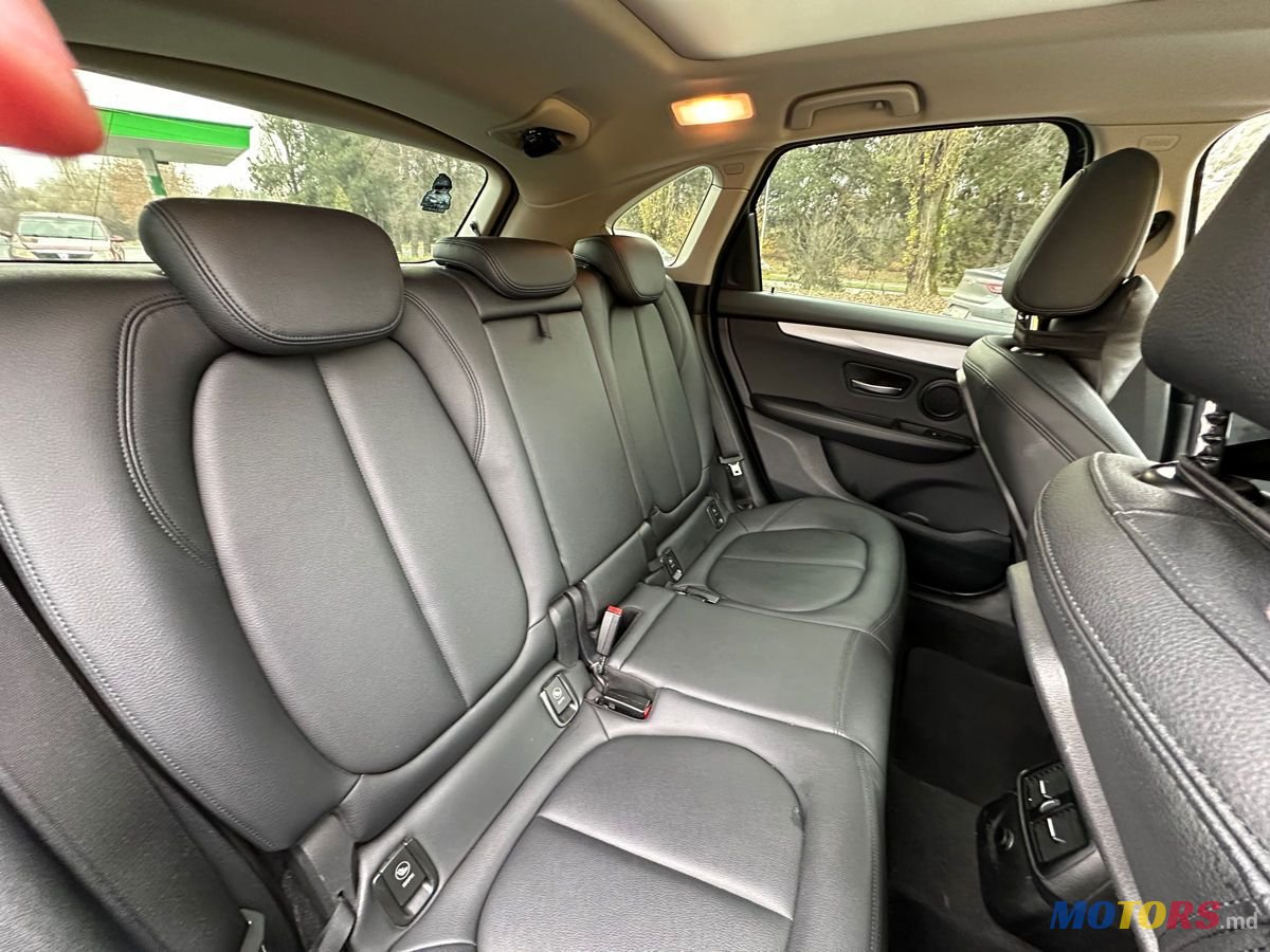 2016' BMW 2 Series Active Tourer photo #4