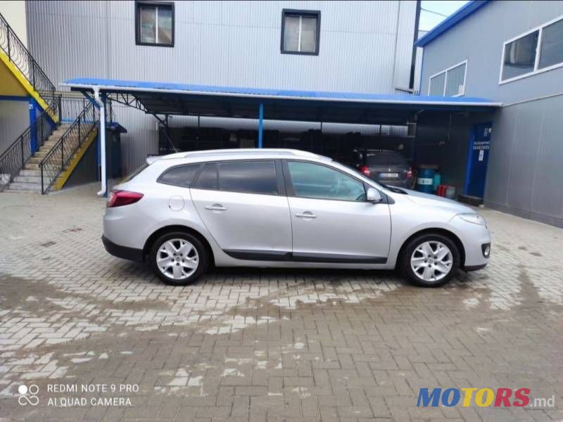 2012' Renault Megane photo #2