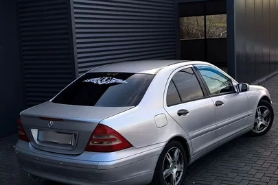 2002' Mercedes-Benz C-Class