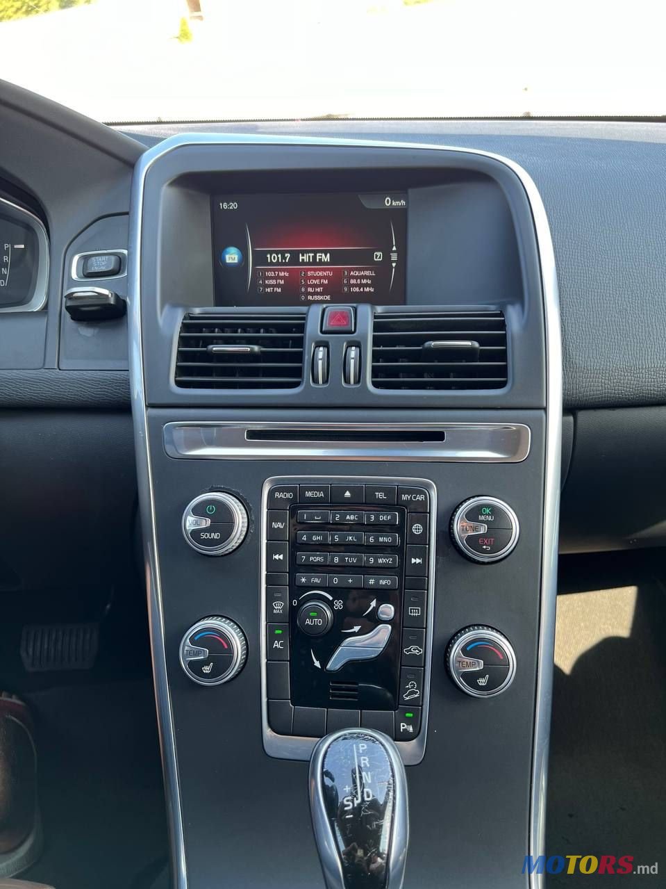 2016' Volvo XC60 photo #6