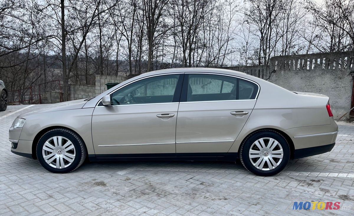 2008' Volkswagen Passat photo #2