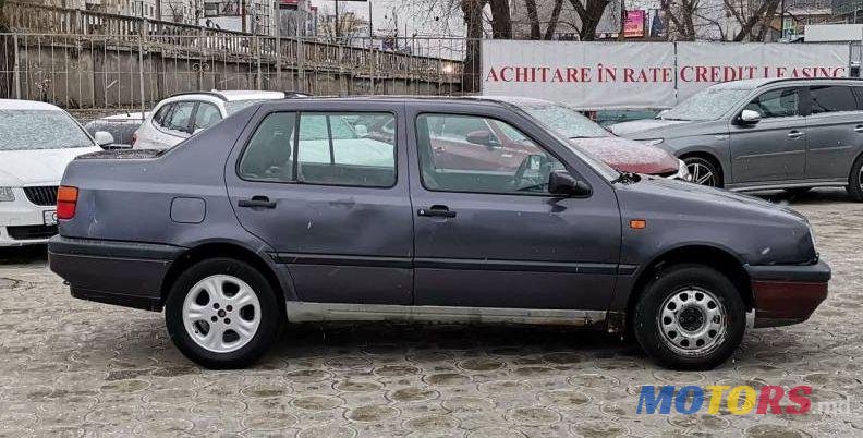 1993' Volkswagen Vento photo #3