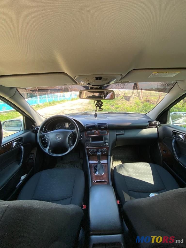 2005' Mercedes-Benz C Класс photo #4
