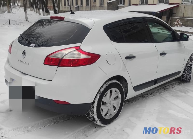 2012' Renault Megane photo #2