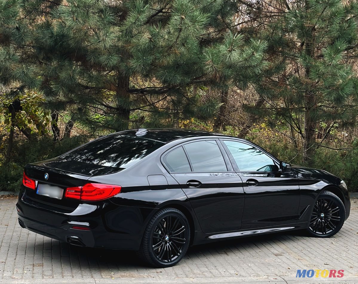 2020' BMW 5 Series photo #6
