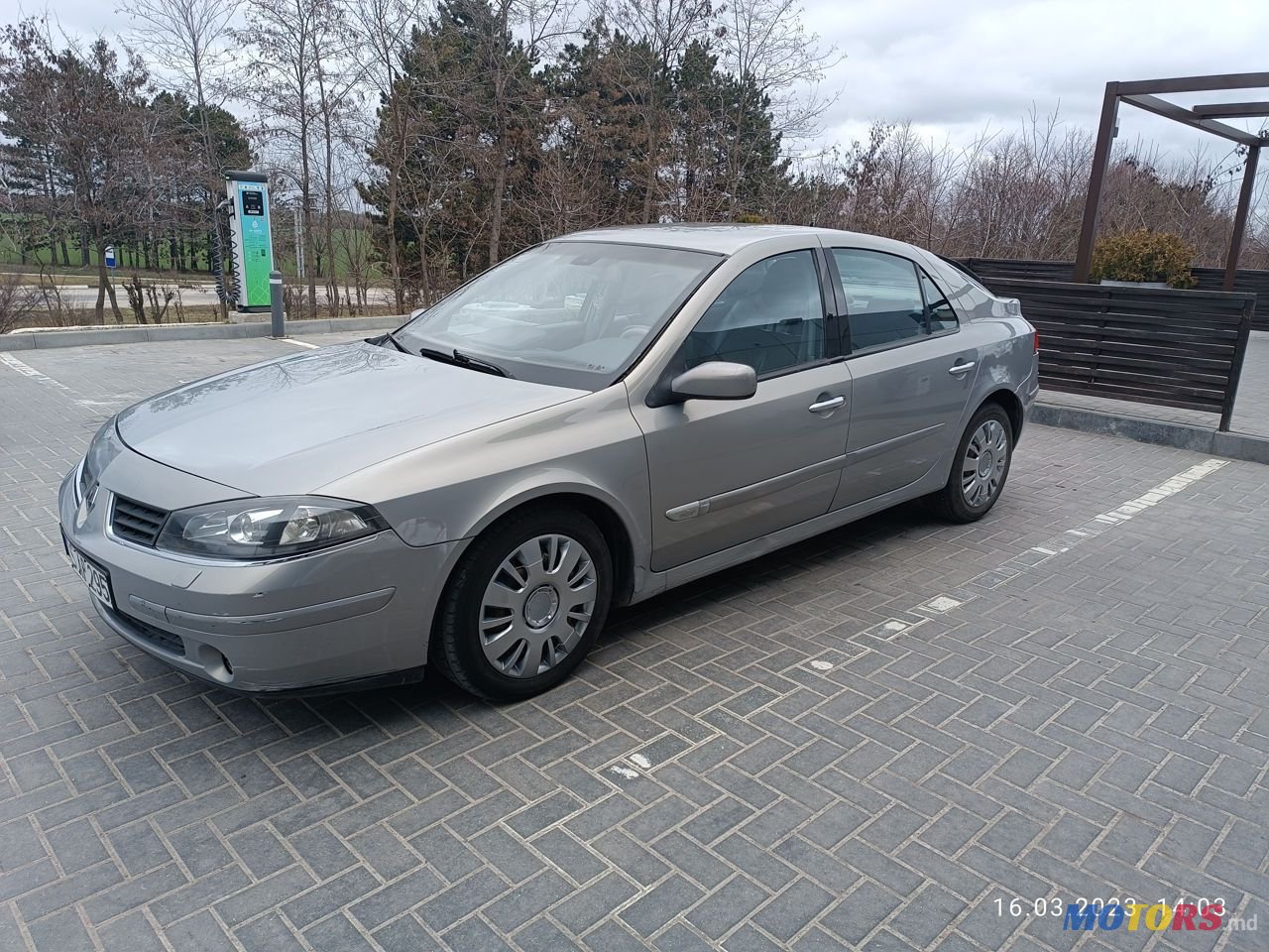 2005' Renault Laguna photo #1
