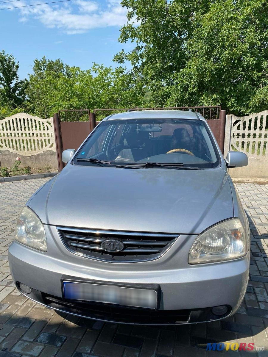 2004' Kia Carens photo #2