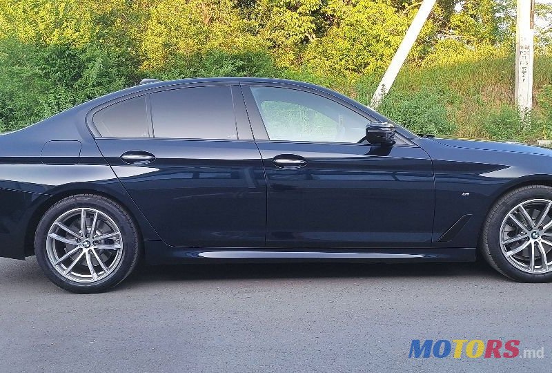 2017' BMW 5 Series photo #6