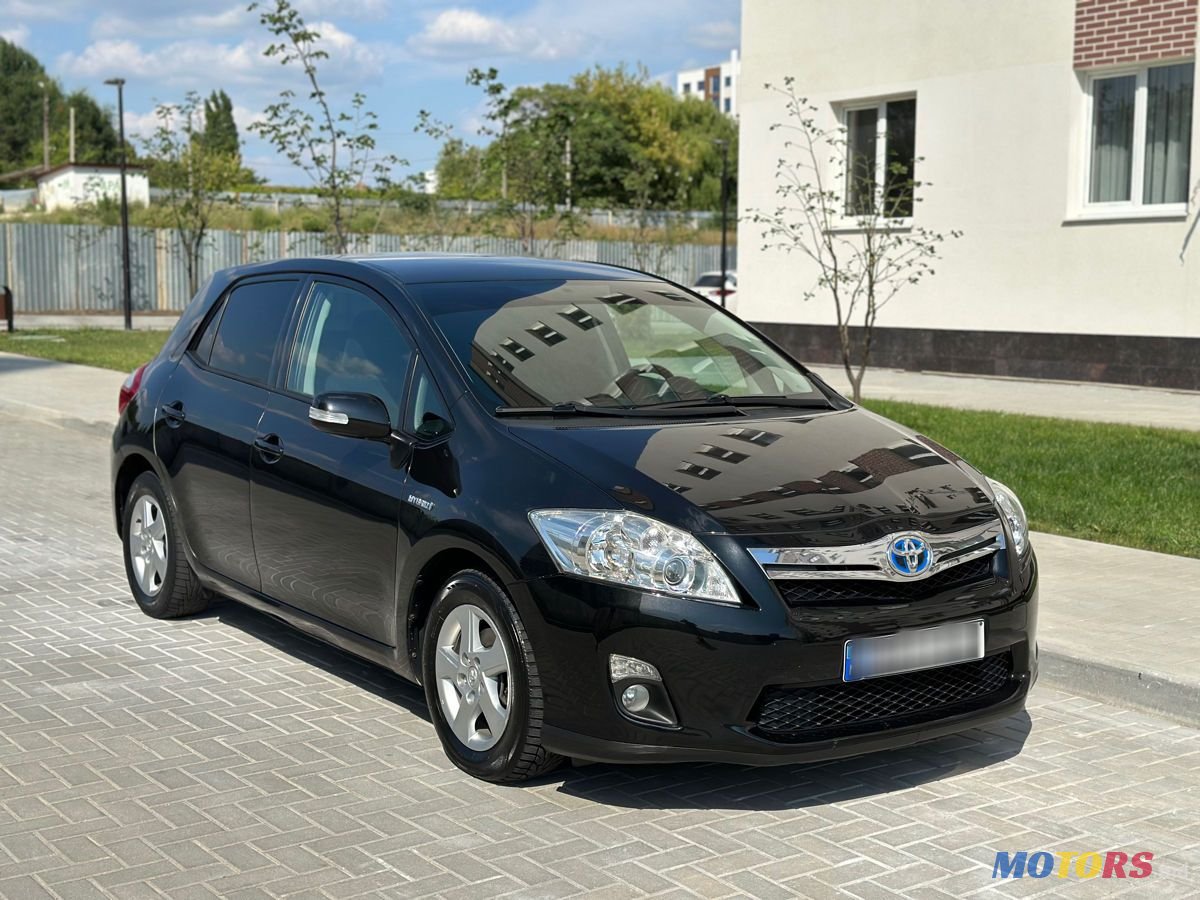 2011' Toyota Auris photo #1