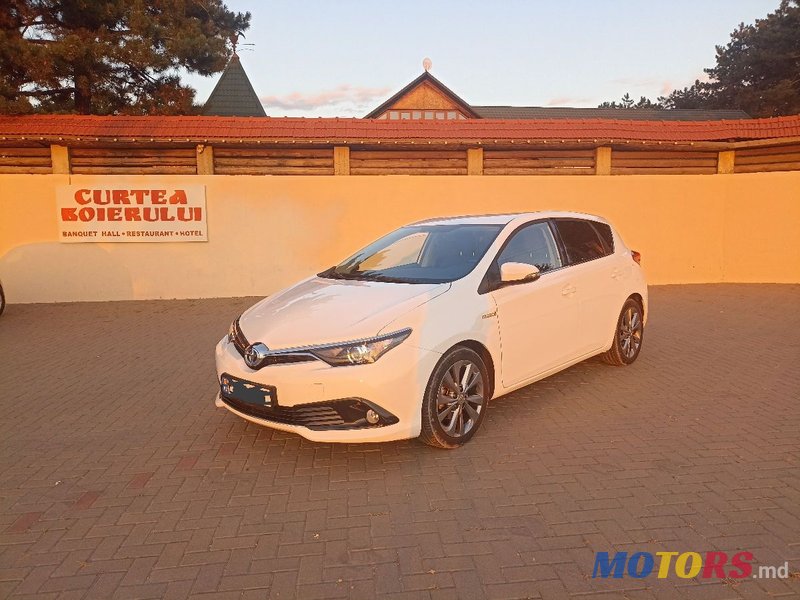 2016' Toyota Auris photo #2