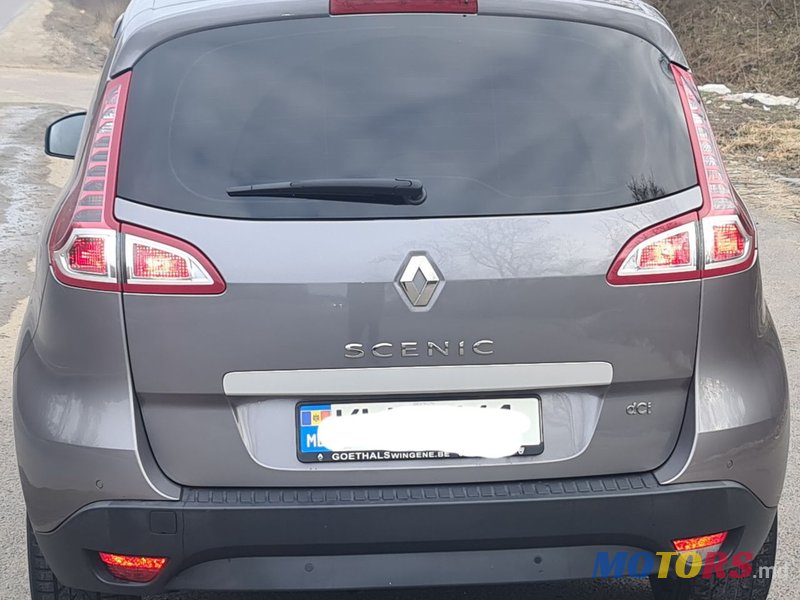 2011' Renault Scenic photo #2