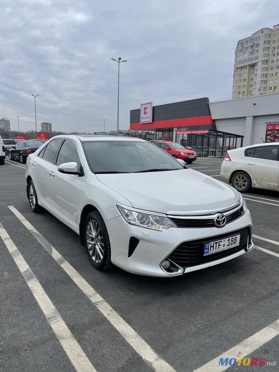 2017' Toyota Camry photo #2