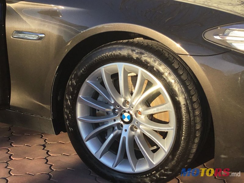 2015' BMW 5 Series photo #5