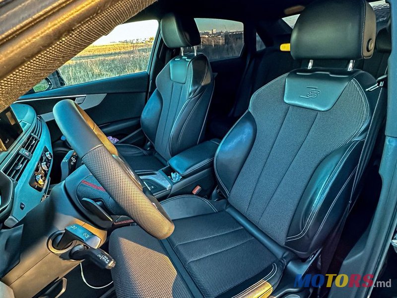 2018' Audi A4 photo #5
