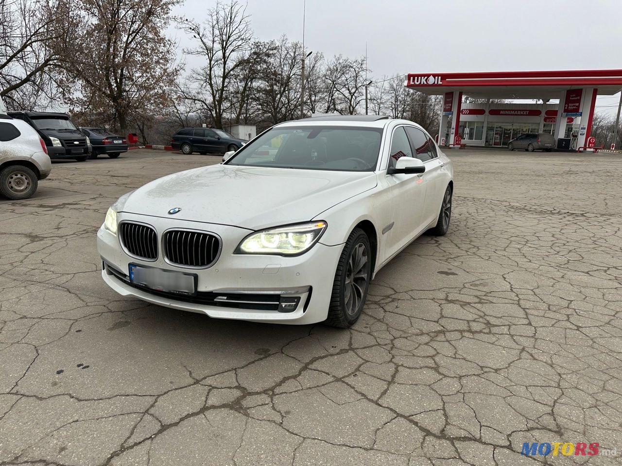 2012' BMW 7 Series photo #1