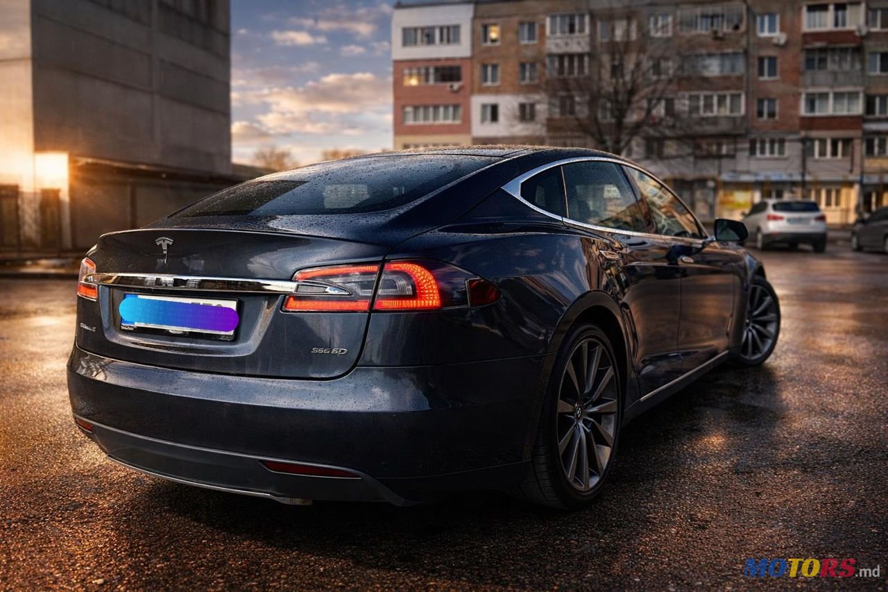 2015' Tesla Model S photo #2