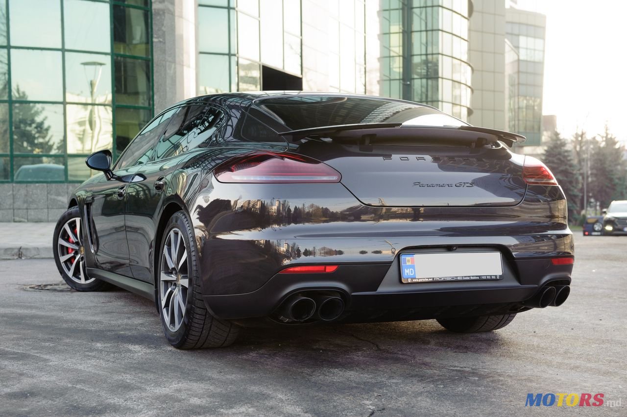 2015' Porsche Panamera photo #2