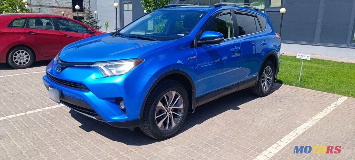 2018' Toyota RAV4 photo #3