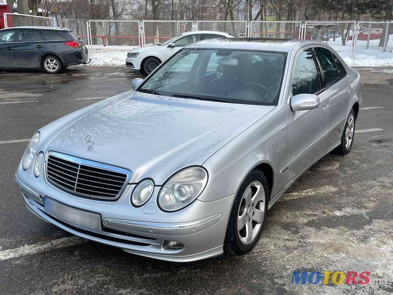 2005' Mercedes-Benz E Класс photo #2