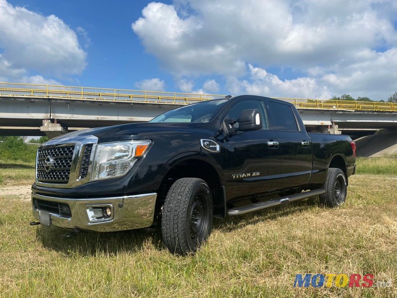 2016' Nissan Titan photo #3