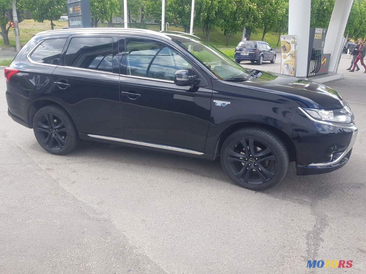 2015' Mitsubishi Outlander photo #3