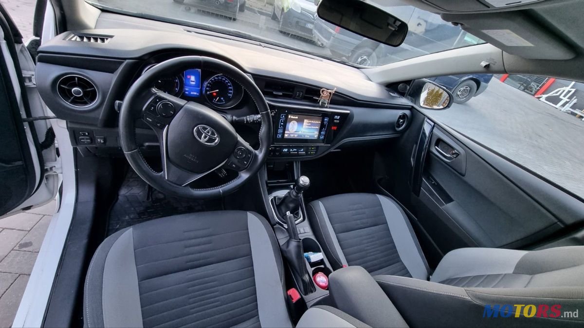 2016' Toyota Auris photo #4