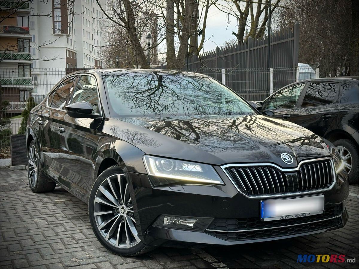 2018' Skoda Superb photo #2