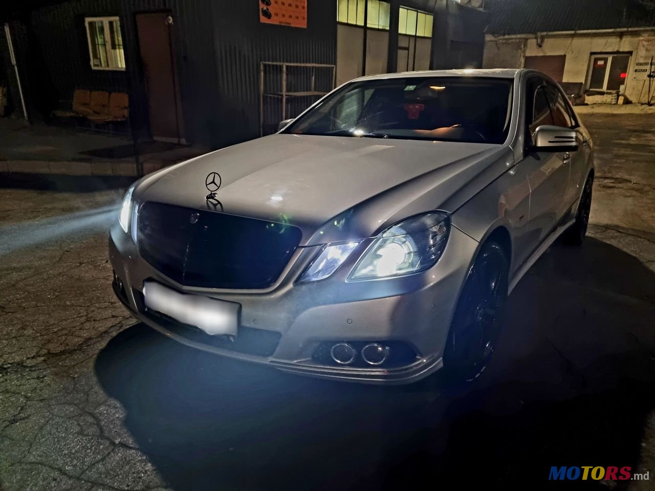 2009' Mercedes-Benz E Класс photo #1