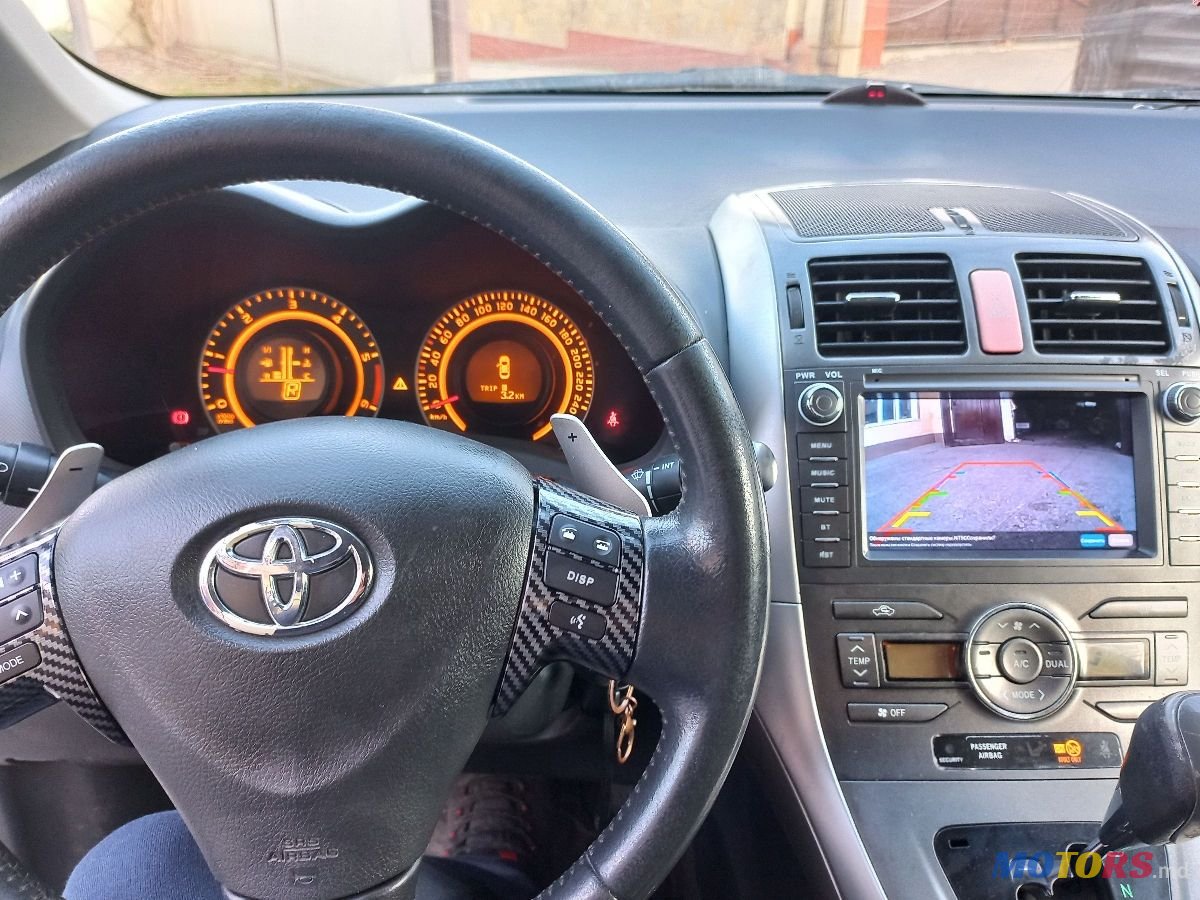 2007' Toyota Auris photo #4