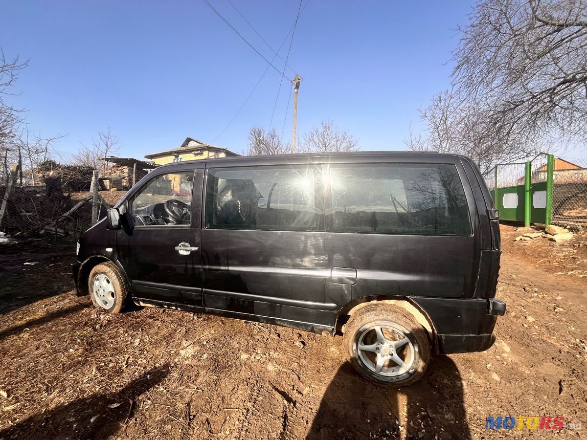 2001' Mercedes-Benz Vito photo #3
