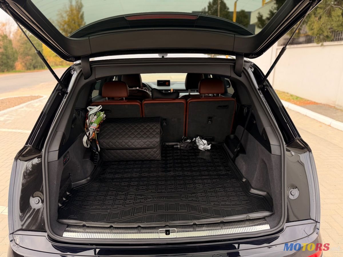 2017' Audi Q7 photo #5