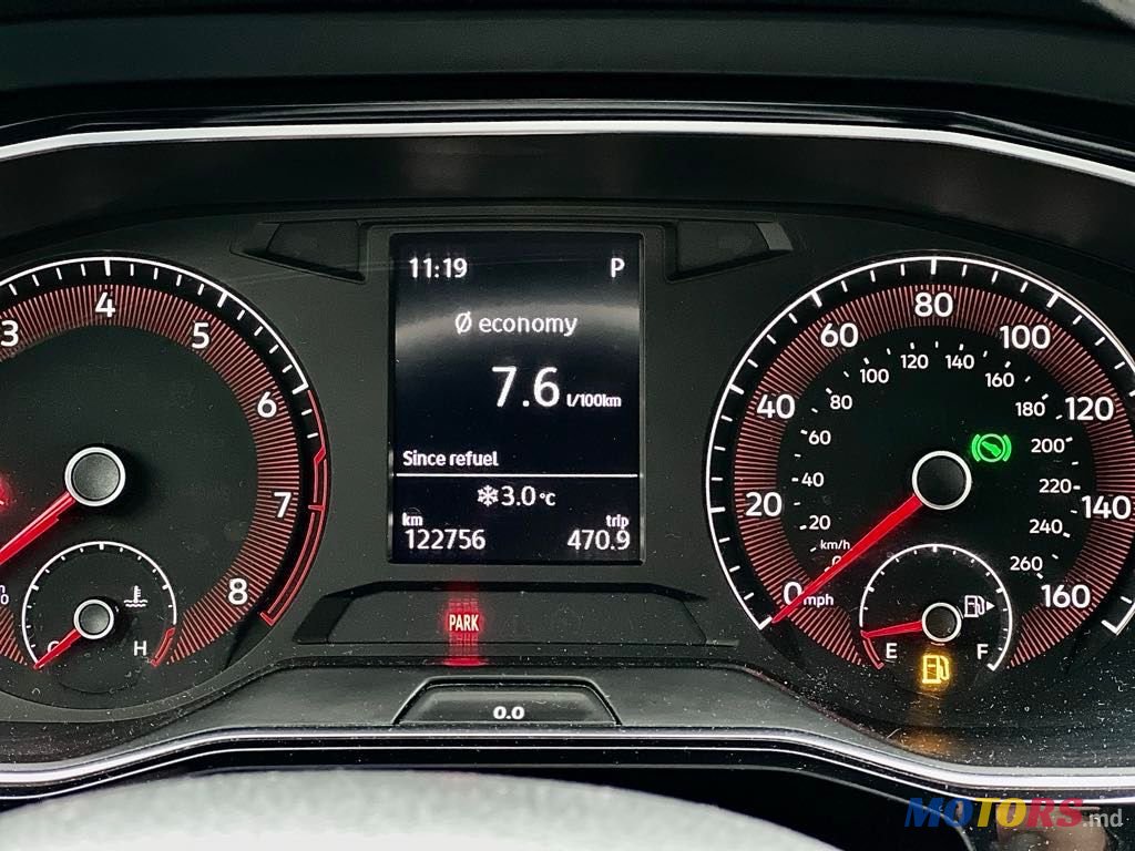 2018' Volkswagen Jetta photo #4