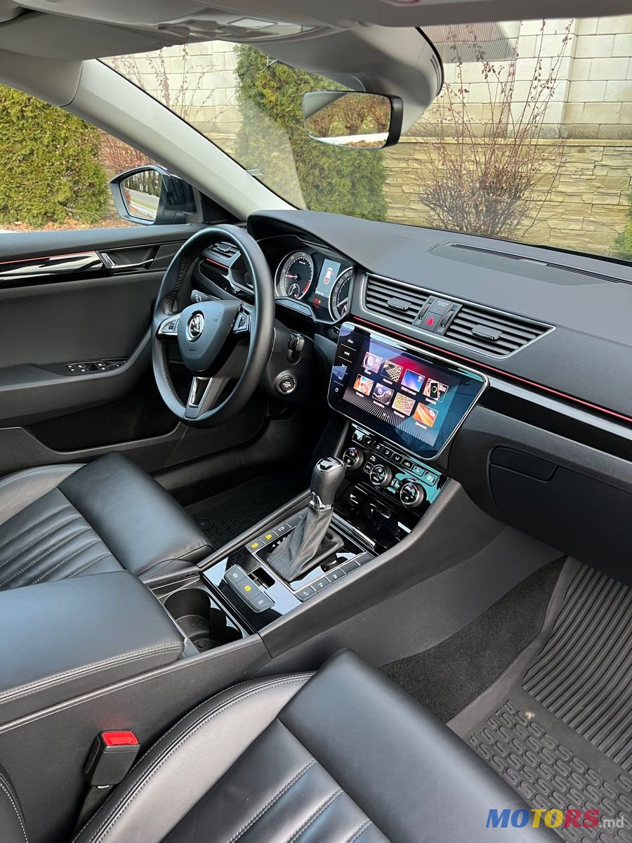 2018' Skoda Superb photo #4