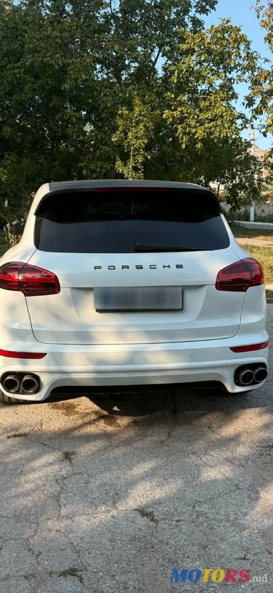 2015' Porsche Cayenne photo #3