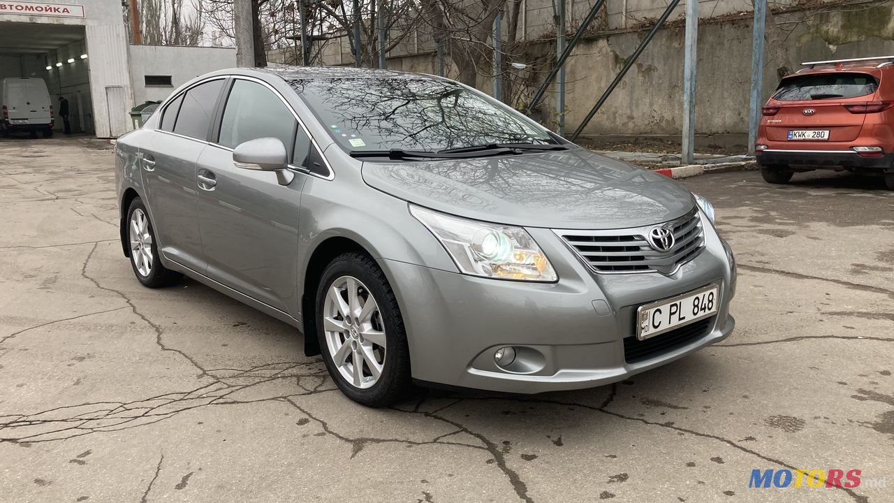 2011' Toyota Avensis photo #2