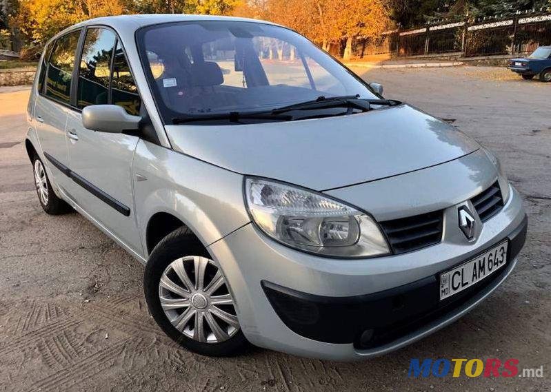 2005' Renault Scenic photo #2