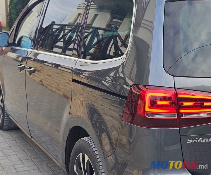 2019' Volkswagen Sharan photo #4