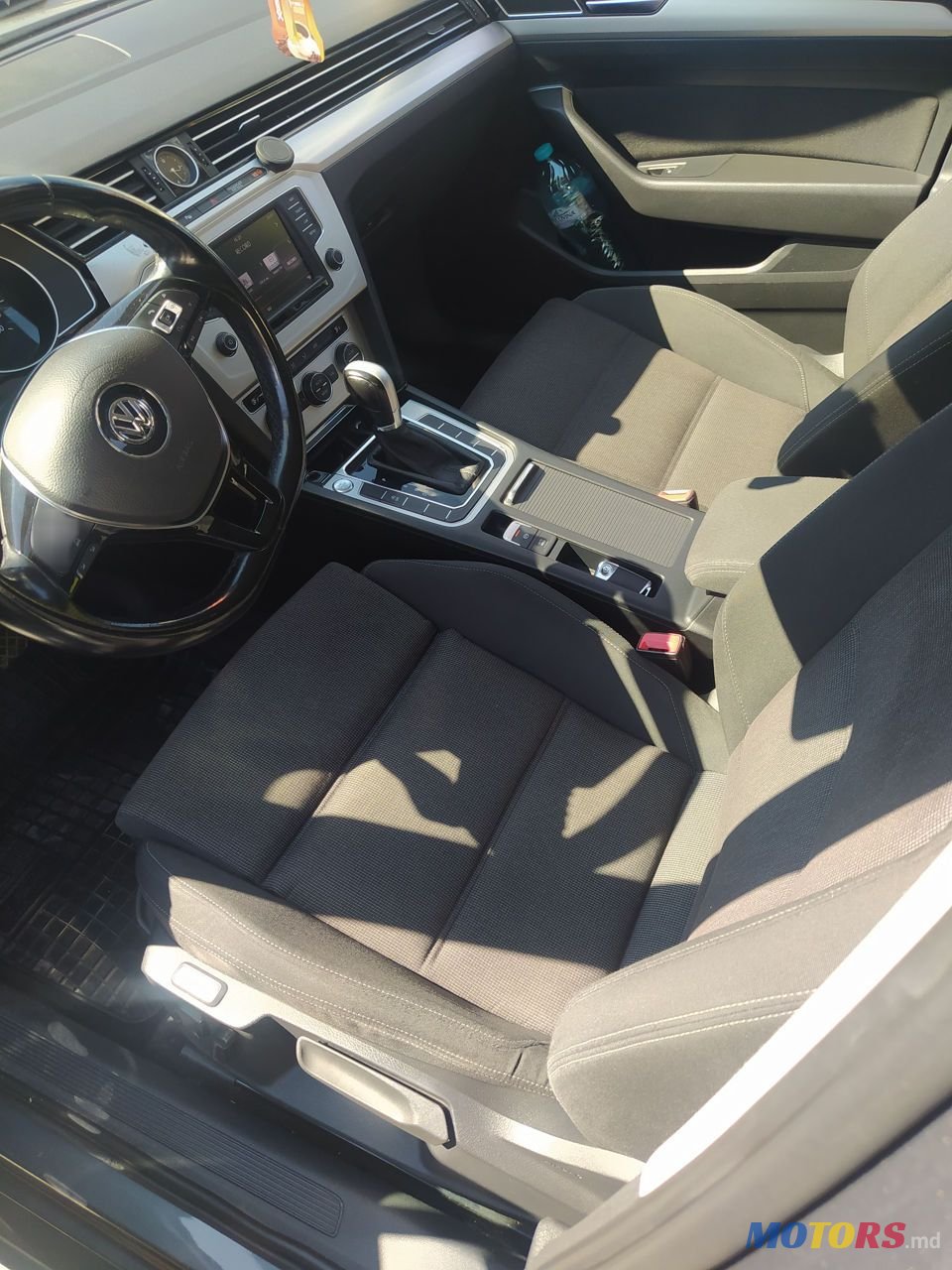 2016' Volkswagen Passat photo #6