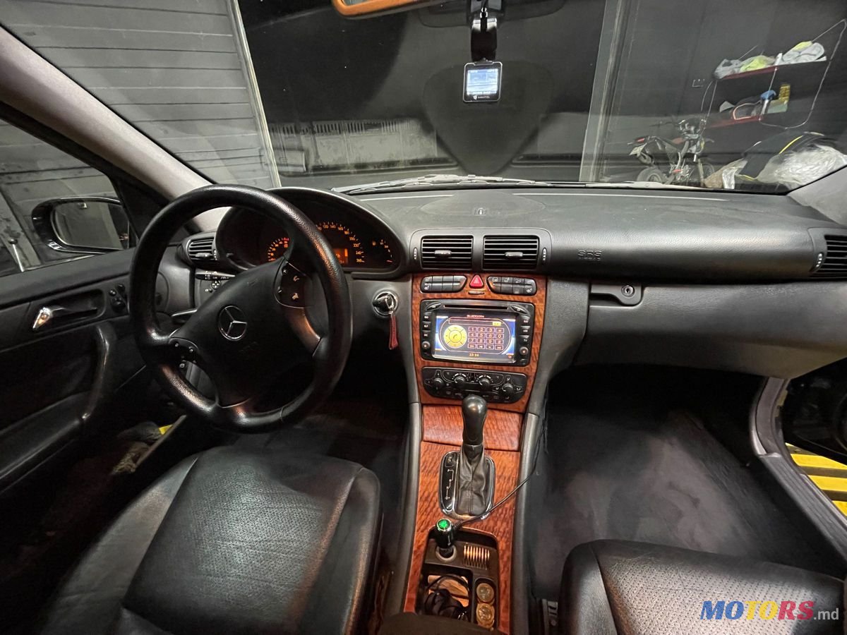 2003' Mercedes-Benz C Класс photo #2