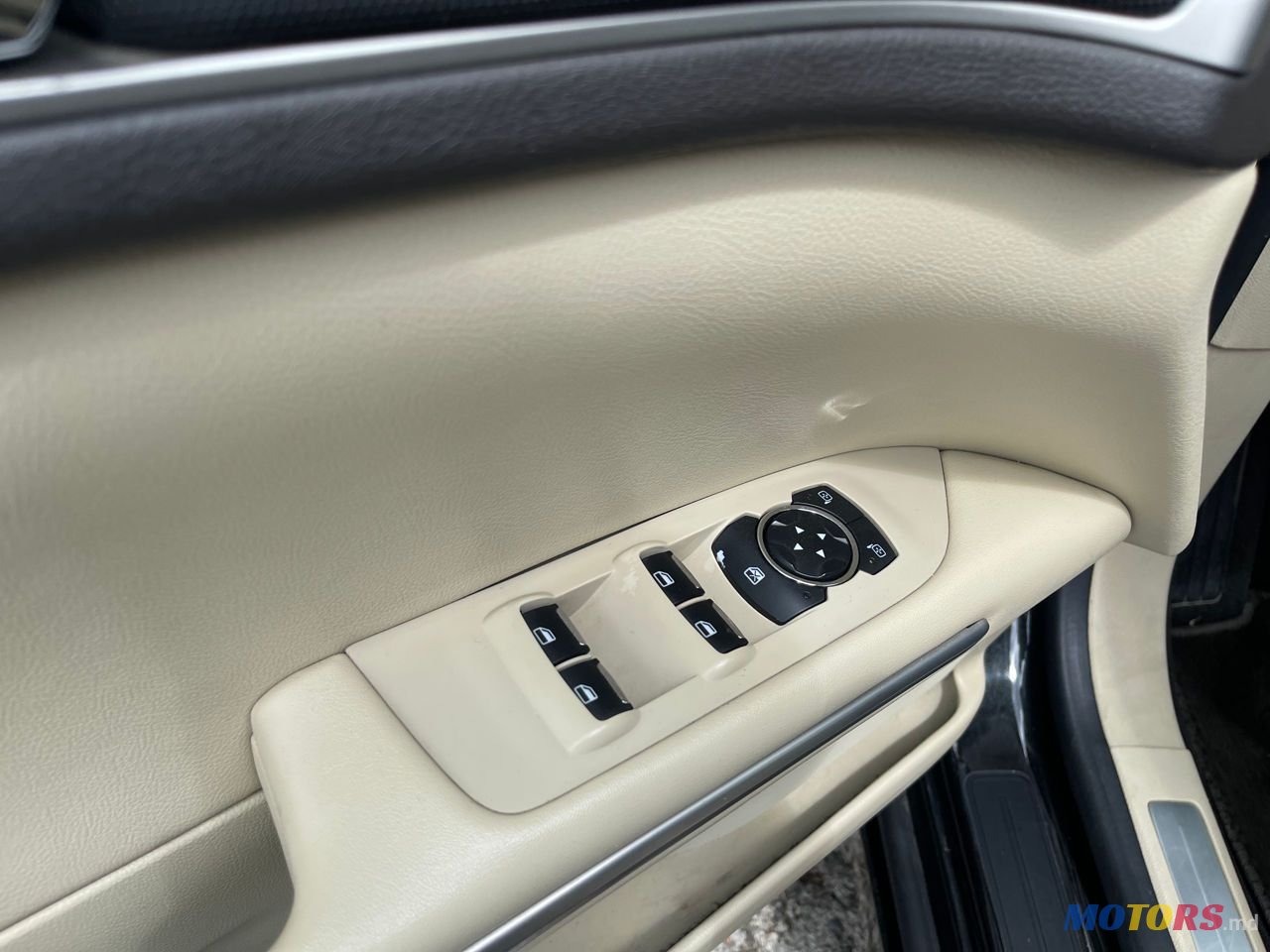 2014' Lincoln MKZ photo #6