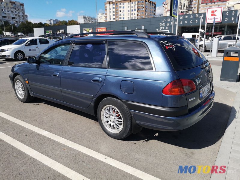 2000' Toyota Avensis photo #5