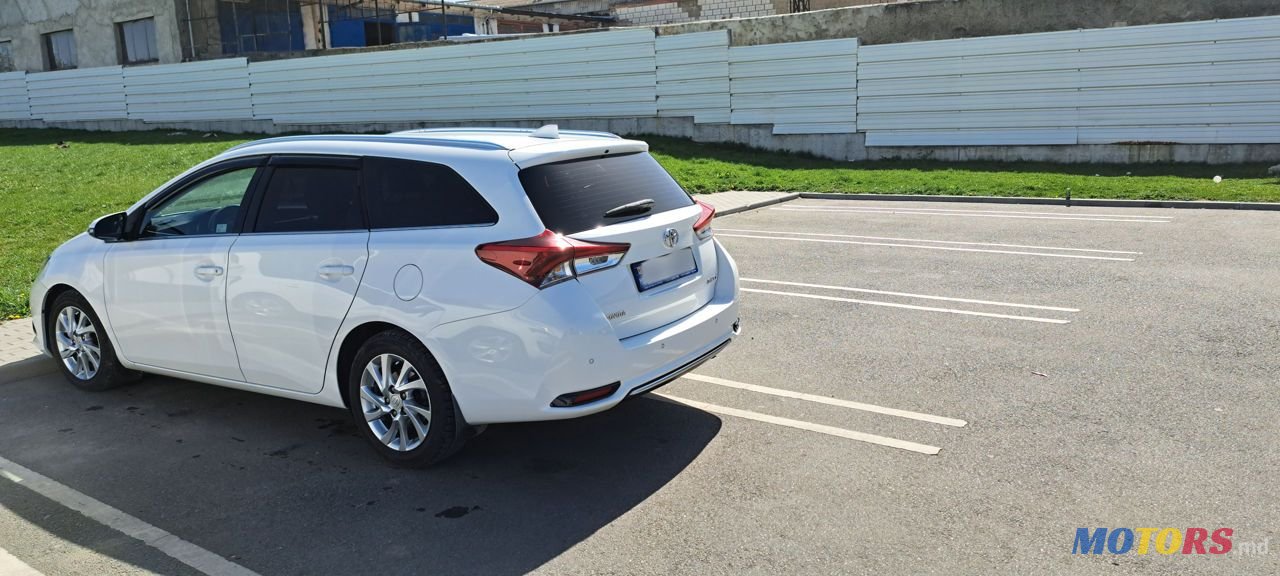 2015' Toyota Auris photo #1