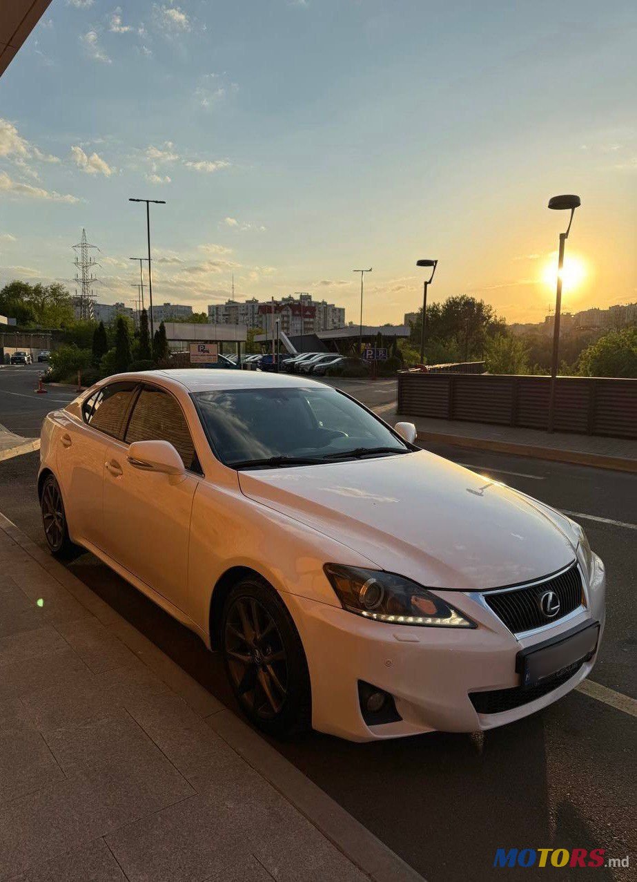 2011' Lexus Is Series photo #2