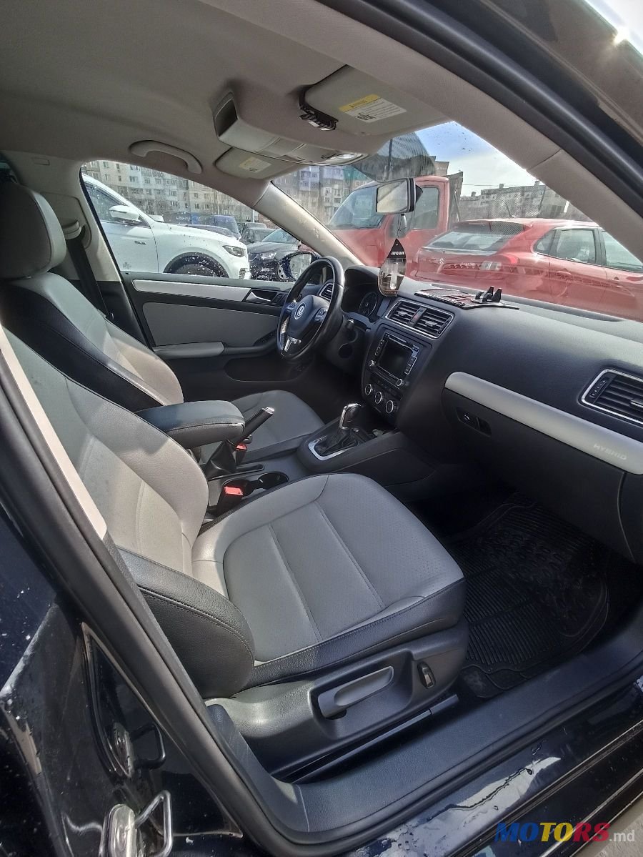 2013' Volkswagen Jetta photo #3