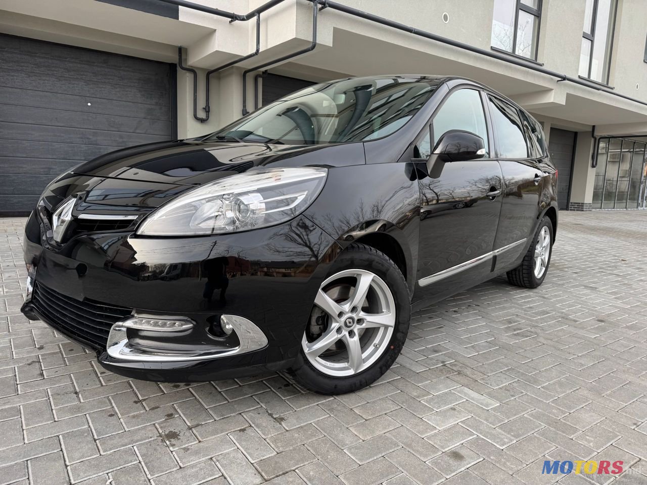 2015' Renault Grand Scenic photo #2