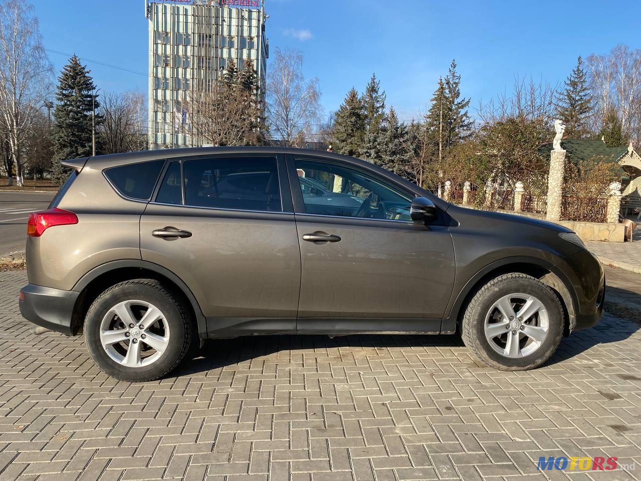 2014' Toyota RAV4 photo #4