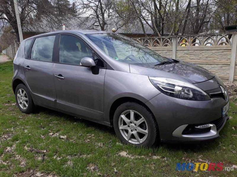 2013' Renault Scenic photo #1