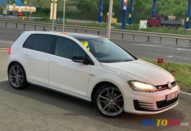 2015' Volkswagen Golf photo #1