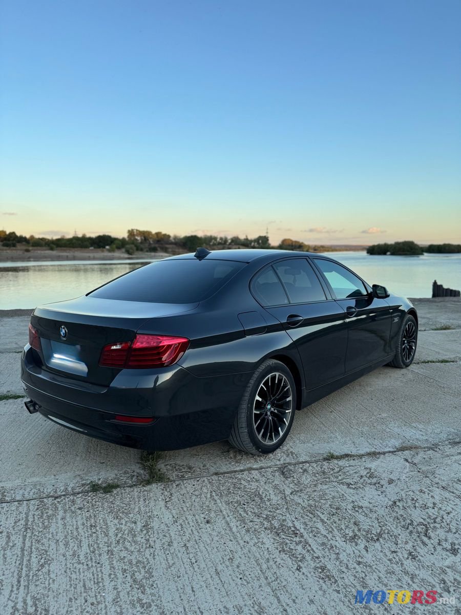 2013' BMW 5 Series photo #3